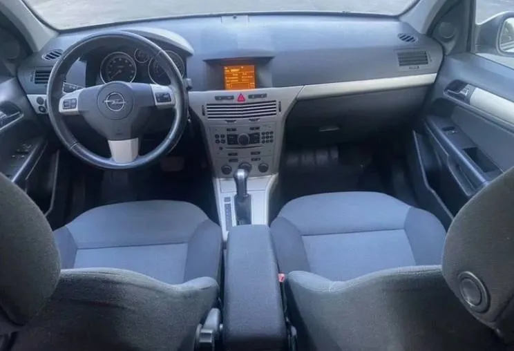 Продам opel астра h 2007 год, автомат, комплектация enjoy автомобиль в отличном состоянии, не крашен. технически без нареканий. двигатель 1,8 работает ровно, коробка, переключается плавно, ходовая не стучит. все расходники менялись вовремя. комплектация :электростеклоподъемники с доводчиками на передних стеклах. подогрев передних сидений, трех режимный. подогрев заднего стекла. климат контроль, усилитель руля, задний парктроник, мультируль, датчик света, система антиугон. салон чистый, не прокуренный. в комплекции два комплекта ключей. пробег родной 214 тыс. 3 владельца по птс. цена : 600 тысяч торг уместен осмотр: мариуполь +7 (949) 998-60-98 +7 (949) 377-28-36 📲 tg: @stupakova_di 📞 звоните: +7(949)9986098 - фотография - 3