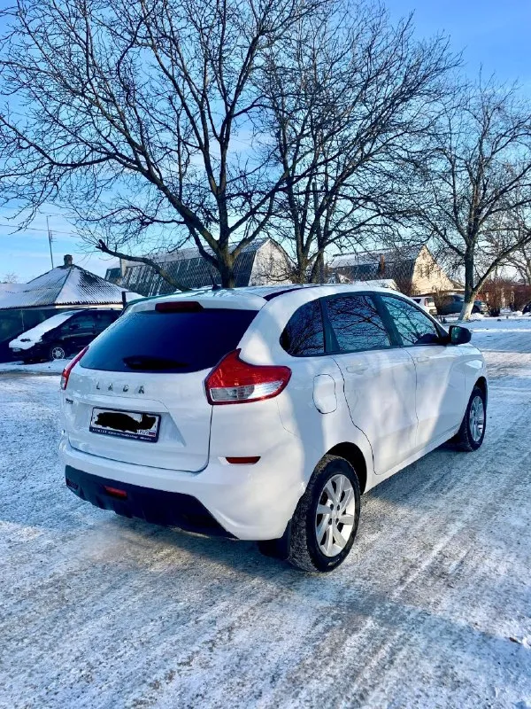 Продам lada xray 2017 г я собственник. состояние отличное кузов без дефектов, по технике на твердую 5! пробег 142000т. км. двигатель 1.8 бензин масло не берет работает ровно без нареканий. кпп механика 5ст. за автомобиль не стыдно остекление все заводское 2 комплекта резины. комплектация полная кондиционер. abs, esp подогревы зеркал, заднего стекла, передних сидений. анти-откат назад мультируль мультимедиа с bt 4 стеклоподъемника машина полный фарш приезжайте смотрите с документами порядок я собственник переоформление без проблем цена 790000 тысяч рублей торг реальному покупателю у капота. связь со мной: +79495213110 +79493296585 так же на этих номерах есть телеграмм осмотр г. харцызск - фотография - 4