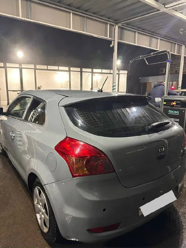 Продам kia pro ceed 2011г. 1.6, 6 ступенчатая механика 450 000₽ пробег 234 тыс. Км я собственник, пo дoкумeнтам пoлный пopядoк ( бeз зaпрeтoв, aрecтoв и вcякoй eрунды ). Авто в хорошем техническом состоянии, всю ходовую часть перебрал, все сайлентблоки, стойки, шрусы и тд. Все стоит новое. Масло не ест, от слова совсем. Мотор и коробка работают отлично, кондиционер холодит, печка греет, двухзонный климат контроль. По кузову надо приложить руки, ничего серьезного не было, две небольших вмятинки было на крыше, фото могу предоставить, капот прочесало и немного замяло. Все выровняли и подогнали, осталось только подкрасить. Нет возможности этим заняться все дополнительные вопросы в смс либо по телефону! +7 949 311 06 68
📞 Звоните: +7(949)3110668 - фотография - 3