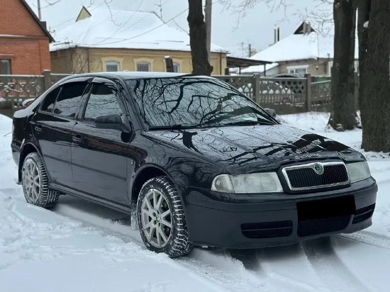 Продам skoda octavia tour 2007 1.6 автомобиль в отличном состоянии без дефектов (гнили, коррозии, ржавчин. ) двигатель работает отлично не дымит не троит коробка без нареканий ходовая часть вся перебрана без вложений днище пороги абсолютно целое без дыр и тд. по электрике работает все. без дтп. комплектация:кондиционер, усилитель руля (гур), центральный замок, остекление все родные, птс оригинал, электрорегулируемые зеркала, обогрев зеркал, передние электростеклоподъёмники, подогрев сидений, регулировка рулевой колонки, регулировка сидений по высоте, андроид магнитола хорошая акустика aux bluetooth, очень вместительный багажник, подушка безопасности airbag, зимняя резина в комплекте, сервисные книги, остальные вопросы по телефону, возможно продажа в кредит. переоформление по дкп или в мрэо. цена:585.000 +79494401992 +79494501154. 📞 звоните: +7(949)4401992 - фотография - 2