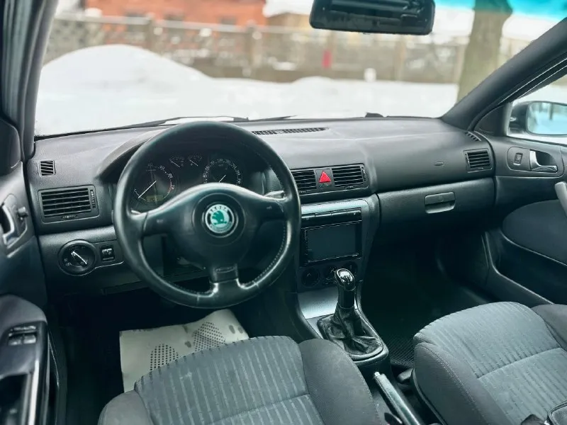 Продам skoda octavia tour 2007 1.6 автомобиль в отличном состоянии без дефектов (гнили, коррозии, ржавчин. ) двигатель работает отлично не дымит не троит коробка без нареканий ходовая часть вся перебрана без вложений днище пороги абсолютно целое без дыр и тд. по электрике работает все. без дтп. комплектация:кондиционер, усилитель руля (гур), центральный замок, остекление все родные, птс оригинал, электрорегулируемые зеркала, обогрев зеркал, передние электростеклоподъёмники, подогрев сидений, регулировка рулевой колонки, регулировка сидений по высоте, андроид магнитола хорошая акустика aux bluetooth, очень вместительный багажник, подушка безопасности airbag, зимняя резина в комплекте, сервисные книги, остальные вопросы по телефону, возможно продажа в кредит. переоформление по дкп или в мрэо. цена:585.000 +79494401992 +79494501154. 📞 звоните: +7(949)4401992 - фотография - 6