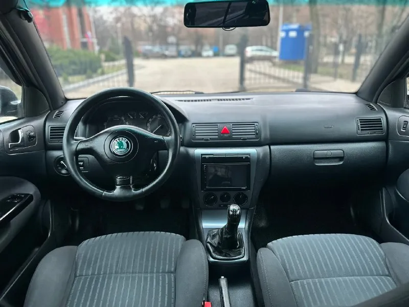 Продам skoda octavia tour 2007 1.6 автомобиль в отличном состоянии без дефектов (гнили, коррозии, ржавчин. ) двигатель работает отлично не дымит не троит коробка без нареканий ходовая часть вся перебрана без вложений днище пороги абсолютно целое без дыр и тд. по электрике работает все. без дтп. комплектация:кондиционер, усилитель руля (гур), центральный замок, остекление все родные, птс оригинал, электрорегулируемые зеркала, обогрев зеркал, передние электростеклоподъёмники, подогрев сидений, регулировка рулевой колонки, регулировка сидений по высоте, андроид магнитола хорошая акустика aux bluetooth, очень вместительный багажник, подушка безопасности airbag, зимняя резина в комплекте, сервисные книги, остальные вопросы по телефону, возможно продажа в кредит. переоформление по дкп или в мрэо. цена:585.000 +79494401992 +79494501154. 📞 звоните: +7(949)4401992 - фотография - 7