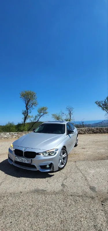 Продам, bmw f30 2017 год, стала на учёт 2016, авто технически в идеальном состоянии, за авто слежу, не каких вложений не требует, масло в двигателе замена каждые 5-6тыс мотюль, в коробке заменено масло 100км назад, оригинал фильтр и масло, колодки зад брембо, перед купил ну там 70% ещё отдам на запас, без ошибок и тд, сделан стейдж в районе 300 сил в ней, выхлоп с!отстрелами и заслонокой сделан хорошо не надоедает, по комплектации, м обвес, датчик света дождя, клима контроль 2х зонный, люк, кожа, м руль, жк приборка в!стиле м (3 режима оформление)парктроники перед зад, камера заднего вида,3 режима езды eco, sport, comfort, авто в достойном состоянии, продажа вообще не сменная рассмотрю обмен!на другое авто или недвижимость донецк макеевка 2.450. +79495144445 📲 tg: стас 📞 звоните: +7(949)5144445 - фотография - 8