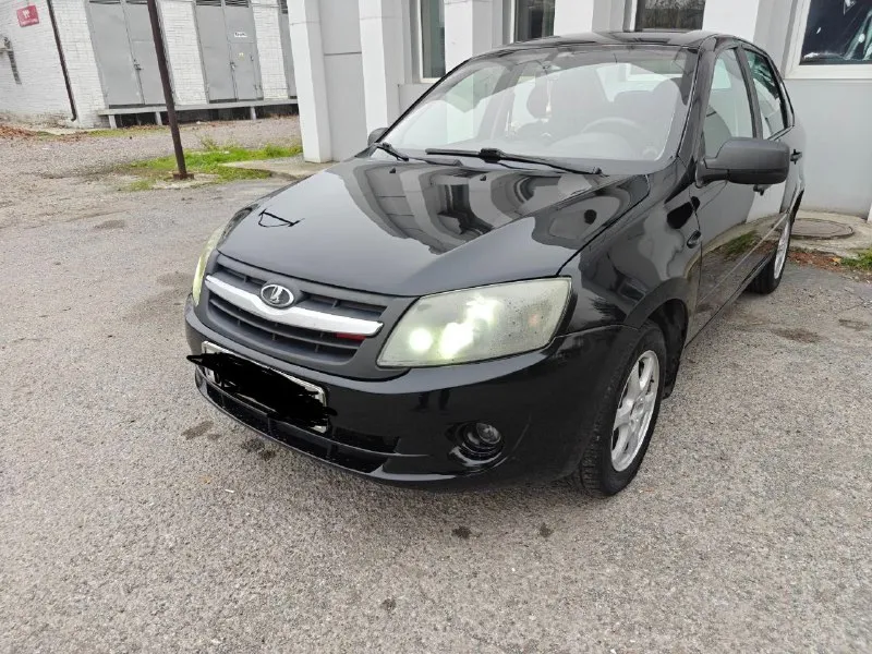 Продам ваз гранту 2012 год 1.6 восьмиклоп не давно делался полностью поршня стоят с выборкой клапана... - фотография