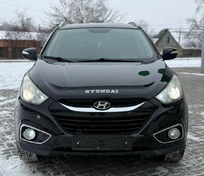 Продам hyundai ix35 мотор без задиров ) после капремонта работает очень хорошо как 🕰️ ) в идеальном состоянии, на очень хорошей комплектации и надёжной, объем двигателя 2.0л, бензин, полный привод, на полноценном автомате, без ключевой доступ, старт стоп, парктроники, камера заднего вида, подогрев всех сидений, эксплатация автомобиля 2013 год, два владельца птс оригинал, родной пробег 178000 на все 1000%, история автомобиля очень хорошая, есть одно мелкое дтп, а так автотека зелёная!по технической части вопросов нет абсолютно никаких, мотор, коробка, ходовая в идеальном состоянии без вложения вообще, по электрике абсолютно работает всё ни одной ошибки нет, два ключа, сервисные книжки, новая зимняя резина, с документами полный порядок любой вид переоформления, автомобиль на месном учёте, остальные вопросы по телефону!по запросу могу дополнительные фото и видео отправить, автомобиль находится город донецк калининский район, цена за автомобиль 1285000 возможно торг реальному покупателю! номер тел и telegram +79496358755 - фотография - 5