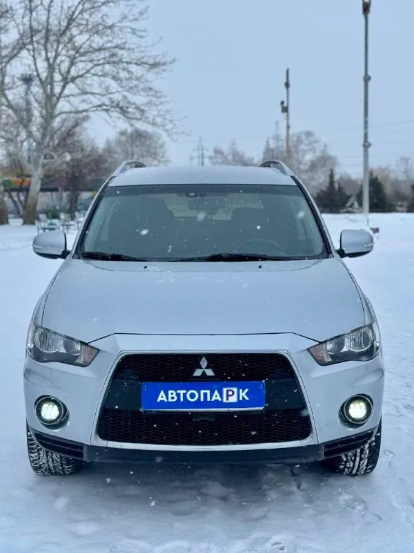 🇯🇵 mitsubishi outlander 💰цена: 1 170 000р 🏢город: мариуполь 📅год выпуска: 2009 🧾пробег: 198 488км. ⚙️двигатель: 2.0 ⛽топливо: бензин/газ ⚙️кпп: автомат 📞 телефон: +7-949-727-41-51 +7-989-263-55-56 +7-949-551-91-52 💾 описание: mitsub. .. >✅ южная эксплуатация. ✅ техническая часть на 5+ ✅ оригинальный пробег. ✅ салон как новый. ✅ салон трансформер. ✅ отличная комплектация: ❄️ кондиционер, подогрев сидений, гур, abs, птф, кожаный мультируль, центральный замок, tesla магнитола с камерой заднего вида, хорошая летняя резина на красивых литых дисках. улица шевченко 2️⃣6️⃣9️⃣ 🏦 возможна продажа в кредит по двум документам. - фотография - 2