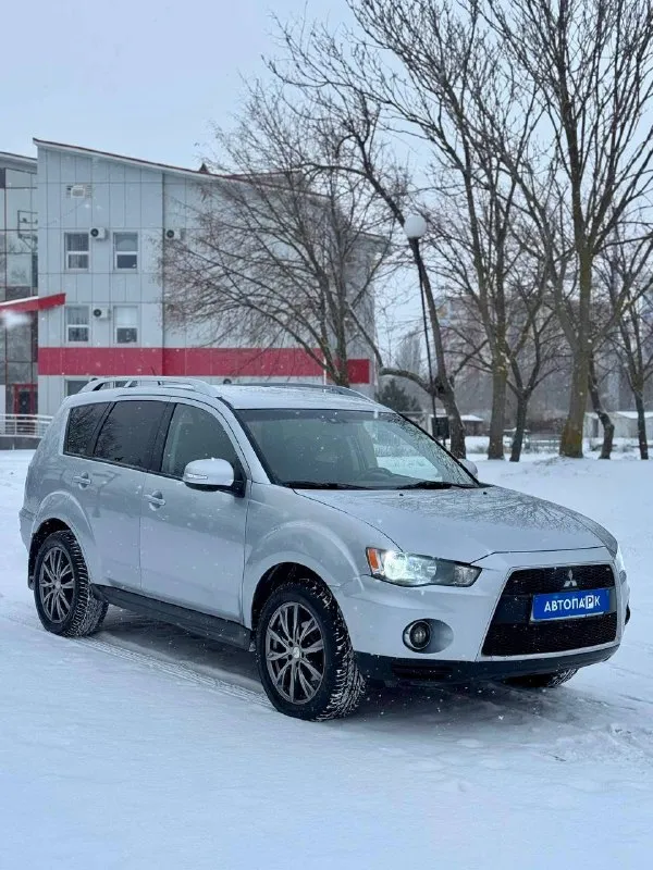 🇯🇵 mitsubishi outlander 💰цена: 1 170 000р 🏢город: мариуполь 📅год выпуска: 2009 🧾пробег: 198 488км. ⚙️двигатель: 2.0 ⛽топливо: бензин/газ ⚙️кпп: автомат 📞 телефон: +7-949-727-41-51 +7-989-263-55-56 +7-949-551-91-52 💾 описание: mitsub. .. >✅ южная эксплуатация. ✅ техническая часть на 5+ ✅ оригинальный пробег. ✅ салон как новый. ✅ салон трансформер. ✅ отличная комплектация: ❄️ кондиционер, подогрев сидений, гур, abs, птф, кожаный мультируль, центральный замок, tesla магнитола с камерой заднего вида, хорошая летняя резина на красивых литых дисках. улица шевченко 2️⃣6️⃣9️⃣ 🏦 возможна продажа в кредит по двум документам. - фотография - 3