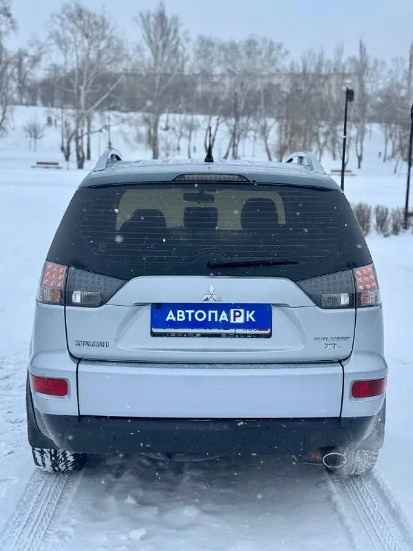 🇯🇵 mitsubishi outlander 💰цена: 1 170 000р 🏢город: мариуполь 📅год выпуска: 2009 🧾пробег: 198 488км. ⚙️двигатель: 2.0 ⛽топливо: бензин/газ ⚙️кпп: автомат 📞 телефон: +7-949-727-41-51 +7-989-263-55-56 +7-949-551-91-52 💾 описание: mitsub. .. >✅ южная эксплуатация. ✅ техническая часть на 5+ ✅ оригинальный пробег. ✅ салон как новый. ✅ салон трансформер. ✅ отличная комплектация: ❄️ кондиционер, подогрев сидений, гур, abs, птф, кожаный мультируль, центральный замок, tesla магнитола с камерой заднего вида, хорошая летняя резина на красивых литых дисках. улица шевченко 2️⃣6️⃣9️⃣ 🏦 возможна продажа в кредит по двум документам. - фотография - 5
