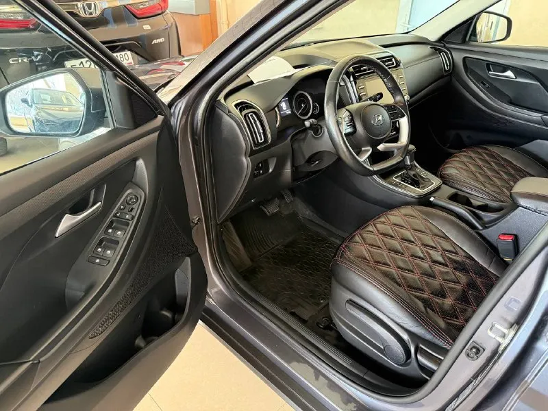 Hyundai creta 1 собственник, кузов весь в заводском окрасе, без дтп! предмаксимальная комплектация! год:2021 двигатель:1.6 бензин кпп: автомат пробег:96000км цена:2350000₽ 📞 🇷🇺 звоните: +79496107823 - фотография - 5