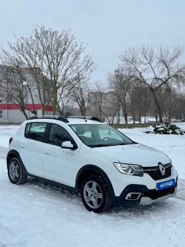🇫🇷 renault sandero stepway 💰цена: 990 000р 🏢город: мариуполь 📅год выпуска: 2020 🧾пробег: 125 542км. ⚙️двигатель: 1.6 8v. ⛽топливо: бензин ⚙️кпп: механика 📞 телефон: +7-949-727-41-51 +7-989-263-55-56 +7-949-551-91-52 💾 описание: очень. .. ельным кузовом и увеличенным клиренсом. ✅ один владелец, рестайлинг ✅ оцинкованный кузов, без коррозии и дефектов ✅ техническая часть на 5+ ⚙️ двигатель renault k7m 1.6 8 клапанный, самый надежный в линейке, коробка переключает идеально. салон как новый. вложений не требует. ❄️ кондиционер, магнитола с bluetooth, гур, abs, кожаный руль, две подушки безопасности, птф, центральный замок. улица шевченко 2️⃣6️⃣9️⃣ 🏦 возможна продажа в кредит по двум документам. - фотография - 3