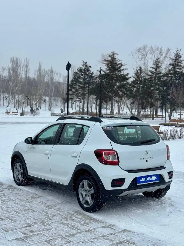 🇫🇷 renault sandero stepway 💰цена: 990 000р 🏢город: мариуполь 📅год выпуска: 2020 🧾пробег: 125 542км. ⚙️двигатель: 1.6 8v. ⛽топливо: бензин ⚙️кпп: механика 📞 телефон: +7-949-727-41-51 +7-989-263-55-56 +7-949-551-91-52 💾 описание: очень. .. ельным кузовом и увеличенным клиренсом. ✅ один владелец, рестайлинг ✅ оцинкованный кузов, без коррозии и дефектов ✅ техническая часть на 5+ ⚙️ двигатель renault k7m 1.6 8 клапанный, самый надежный в линейке, коробка переключает идеально. салон как новый. вложений не требует. ❄️ кондиционер, магнитола с bluetooth, гур, abs, кожаный руль, две подушки безопасности, птф, центральный замок. улица шевченко 2️⃣6️⃣9️⃣ 🏦 возможна продажа в кредит по двум документам. - фотография - 4