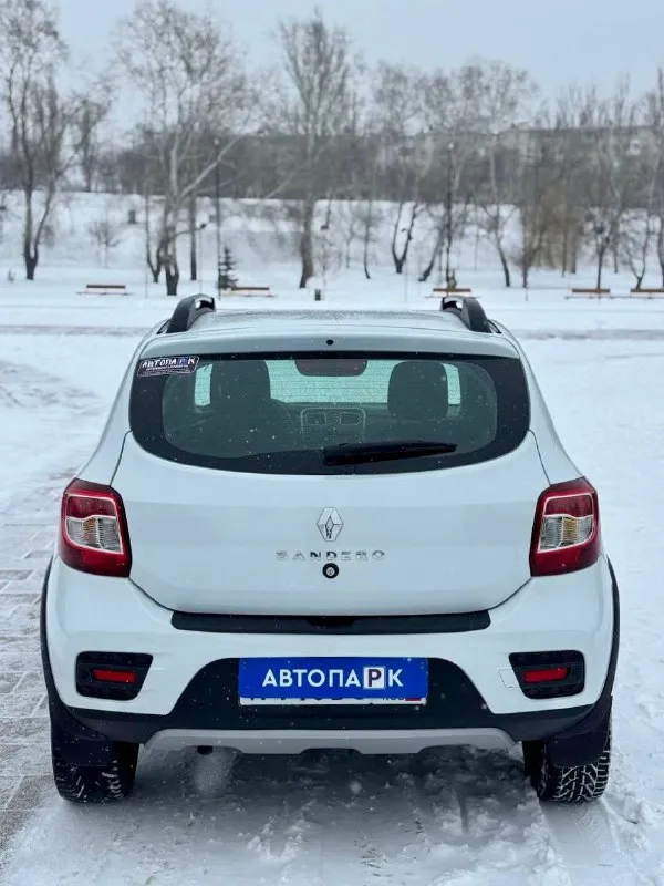 🇫🇷 renault sandero stepway 💰цена: 990 000р 🏢город: мариуполь 📅год выпуска: 2020 🧾пробег: 125 542км. ⚙️двигатель: 1.6 8v. ⛽топливо: бензин ⚙️кпп: механика 📞 телефон: +7-949-727-41-51 +7-989-263-55-56 +7-949-551-91-52 💾 описание: очень. .. ельным кузовом и увеличенным клиренсом. ✅ один владелец, рестайлинг ✅ оцинкованный кузов, без коррозии и дефектов ✅ техническая часть на 5+ ⚙️ двигатель renault k7m 1.6 8 клапанный, самый надежный в линейке, коробка переключает идеально. салон как новый. вложений не требует. ❄️ кондиционер, магнитола с bluetooth, гур, abs, кожаный руль, две подушки безопасности, птф, центральный замок. улица шевченко 2️⃣6️⃣9️⃣ 🏦 возможна продажа в кредит по двум документам. - фотография - 5