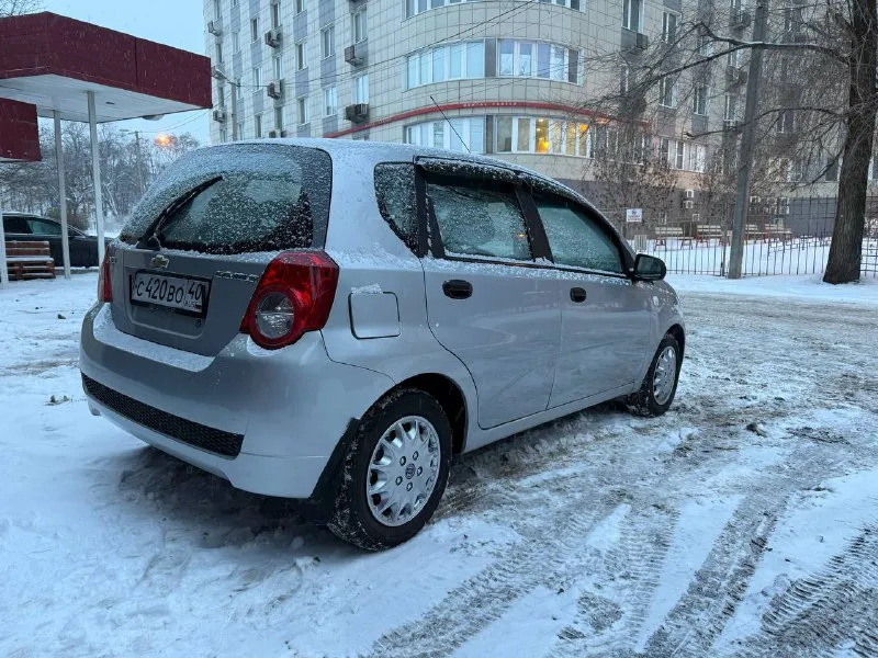 Сhevrolet aveo 2009 г. в. 1.2 бензин мкпп. автомобиль в достойном состоянии! кузов без коррозии! новое сцепление. новая зимня резина. кондиционер. отвечу на вопросы в телефонном режиме! цена: 415.000 руб г. донецк тел. : +79493910916 - фотография - 3