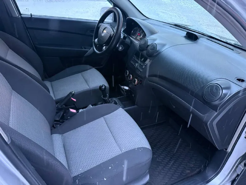 Сhevrolet aveo 2009 г. в. 1.2 бензин мкпп. автомобиль в достойном состоянии! кузов без коррозии! новое сцепление. новая зимня резина. кондиционер. отвечу на вопросы в телефонном режиме! цена: 415.000 руб г. донецк тел. : +79493910916 - фотография - 9