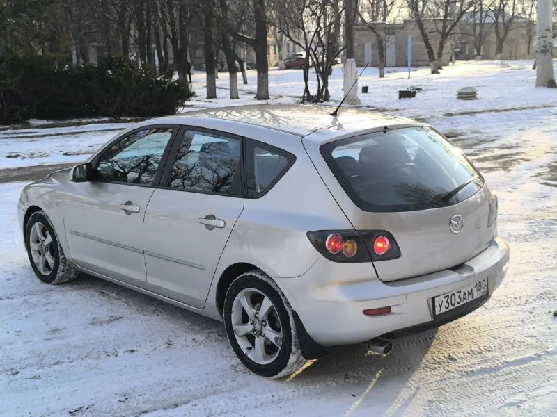 Цена 🎁 : 575 000 руб продам mazda 3 2006 года выпуска 1.6 на механике в хорошем состоянии! • кузов в идеальном состоянии • ходовая как мячик, все в идеале • двигатель в идеальном состоянии • коробка как новая, работает идеально • салон в хорошем состоянии автомобиль без дефектов, в хорошем состоянии, один владелец по документам, любое переоформление! новая зимняя резина, хорошая музыка с блютуз, круиз контроль, мультируль, климат контроль, подогрев сидений и многое другое. .. +79494260930 енакиево - фотография - 4