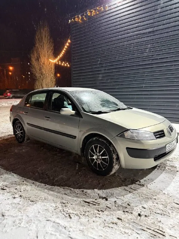 Г. донецк. осмотр в пролетарском районе. рено меган 2004 год, 1,6 (113л. с), коробка механика пробег родной, двигатель капиталился 15 тысяч назад (все датчики, сальники, ремни тоже менялись). сцепление новое ( диск, выжимной, корзина). новый компрессор кондиционера ( заправлен и работает). заменены фары (лампы led). рулевая рейка, рычаги, передние аморты, опоры, подшипники, задние аморты, тормозные диски в круг, колодки, насосная станция - все поменяно! машина прошла техосмотр (в базе есть, акт тоже есть) запретов и ограничений нет. цена 515 000 ( торг у капота ) +79494631563 - фотография - 3