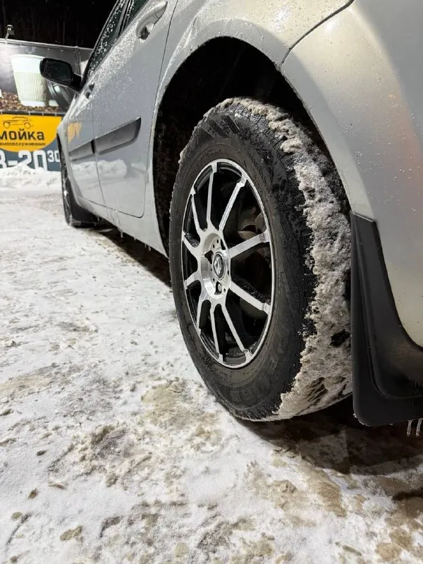 Г. донецк. осмотр в пролетарском районе. рено меган 2004 год, 1,6 (113л. с), коробка механика пробег родной, двигатель капиталился 15 тысяч назад (все датчики, сальники, ремни тоже менялись). сцепление новое ( диск, выжимной, корзина). новый компрессор кондиционера ( заправлен и работает). заменены фары (лампы led). рулевая рейка, рычаги, передние аморты, опоры, подшипники, задние аморты, тормозные диски в круг, колодки, насосная станция - все поменяно! машина прошла техосмотр (в базе есть, акт тоже есть) запретов и ограничений нет. цена 515 000 ( торг у капота ) +79494631563 - фотография - 6