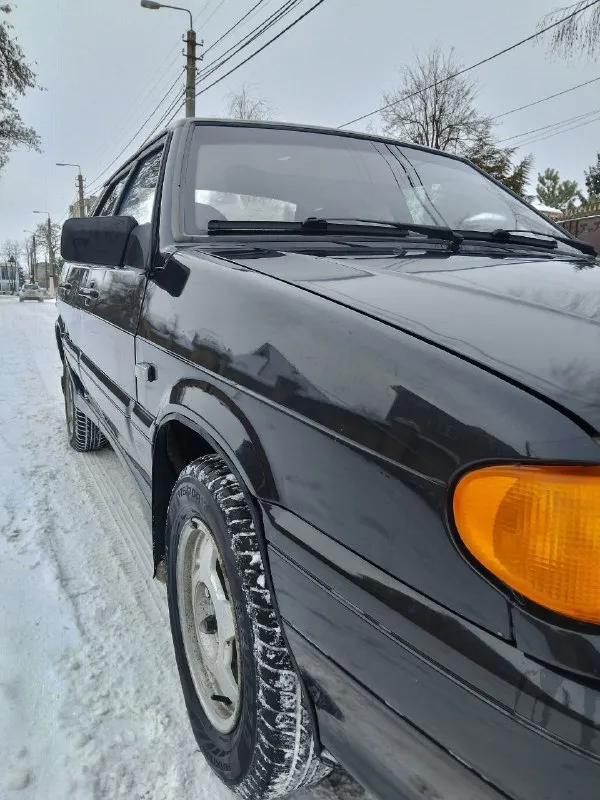 Продам ваз 2115 2006 года выпуска. в очень хорошем состоянии дно, пороги, лонжероны в отличном состоянии, стаканы тоже! гнили и ржавчины нет, даже намёка! мотор, коробка-без нареканий. салон чистый ничего не скрипит и не стучит. хорошая музыка недавно пройдено большое то. масло, фильтры, антифриз и т. д документы в порядке, готова к оформлению. авто без вложений! сел и поехал! цена 285т. рублей, торг присутствует по всем вопросам по тел. +79495613953 +79493717768 номерах whatsapp, telegram - фотография - 2