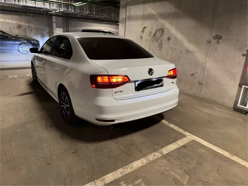 Volkswagen jetta 6 2016г цена 1.450.000. пробег 120.000 ( родной) - любые проверки. второй владелец по птс, машина в хорошем состоянии, работает идеально, никаких нареканий нет. два комплекта резины ( лето новая ). на автомобиле езжу редко, хранилась только в паркинге. перекупам просьба не беспокоить, к машине всегда относился очень бережно, с уходом, будете довольны покупкой! тел. +79525673355 ( можете звонить в любое время или писать на telegram по этому номеру ) - фотография - 3
