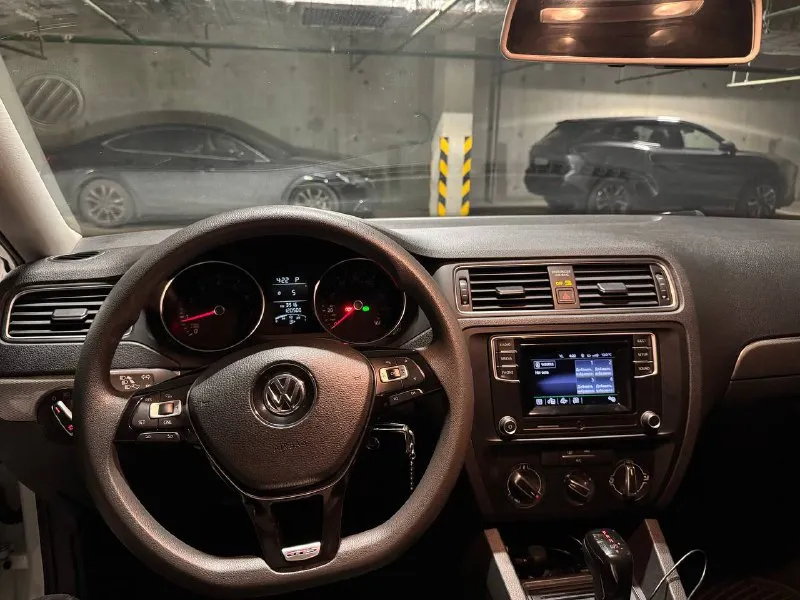 Volkswagen jetta 6 2016г цена 1.450.000. пробег 120.000 ( родной) - любые проверки. второй владелец по птс, машина в хорошем состоянии, работает идеально, никаких нареканий нет. два комплекта резины ( лето новая ). на автомобиле езжу редко, хранилась только в паркинге. перекупам просьба не беспокоить, к машине всегда относился очень бережно, с уходом, будете довольны покупкой! тел. +79525673355 ( можете звонить в любое время или писать на telegram по этому номеру ) - фотография - 9