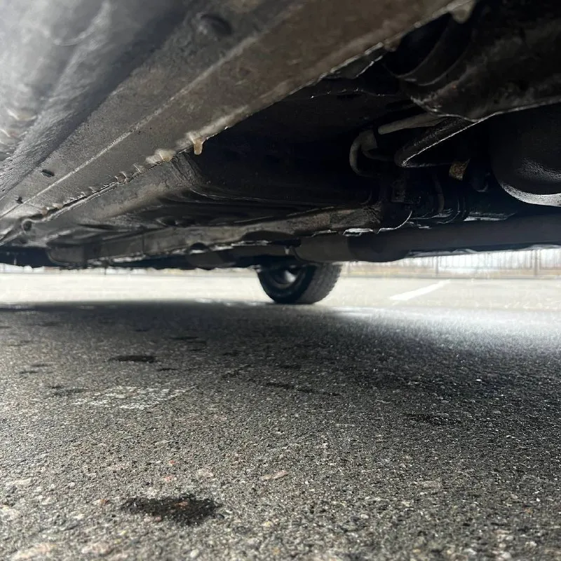 Mitsubishi lancer 9 2004 1.6, не дымит, работает хорошо, сухой. коробка механика на отлично. ходовая сбитая и тихая. кузов очень живой, дно, пороги, стаканы в отличном состоянии, микро косячки есть, вид классный. резина зима. салон чистый и опрятный. по электрике все работает, ошибок нет. стоит сигнализация с автозапуском. по документам все отлично. все стекла родные. 385.000₽ +79493609487 донецк 📲 tg: @zmilovz 📞 звоните: +7(949)3609487 - фотография - 9