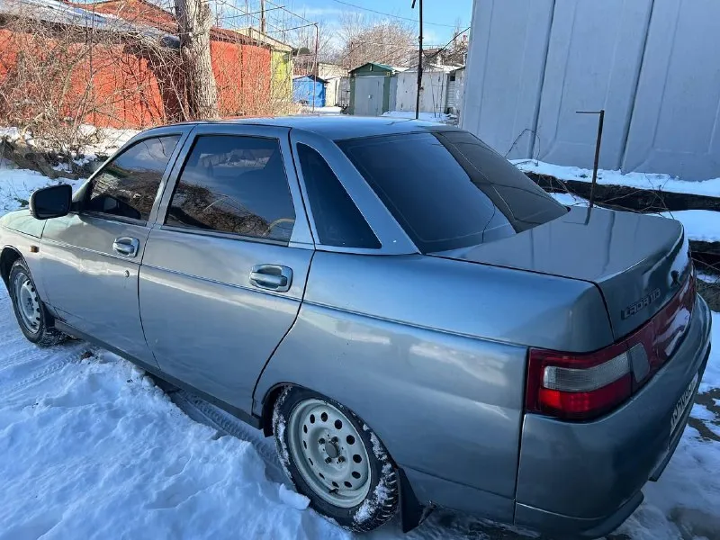 Ваз 2110 (2005 г. в.) техника на 5+ мотор и коробка без нареканий. кузов крепкий, «живой», по лкп есть возрастные нюансы. не критично ! салон чистый, стоит хорошая музыка, центральный замок. обогрев зеркал, печка жарит все работает резина — свежая зима. сел и поехал. цена: 195 000 ₽. торг тел: 9490948535 - фотография - 3