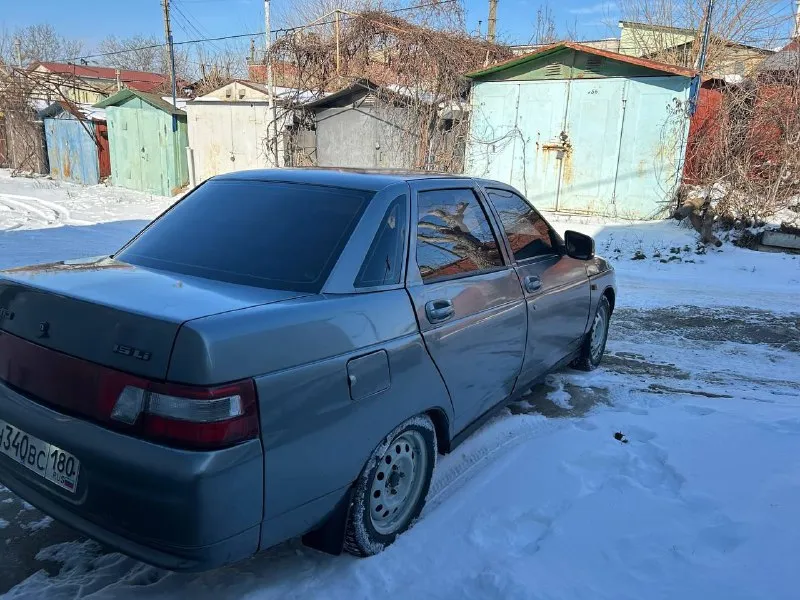 Ваз 2110 (2005 г. в.) техника на 5+ мотор и коробка без нареканий. кузов крепкий, «живой», по лкп есть возрастные нюансы. не критично ! салон чистый, стоит хорошая музыка, центральный замок. обогрев зеркал, печка жарит все работает резина — свежая зима. сел и поехал. цена: 195 000 ₽. торг тел: 9490948535 - фотография - 4