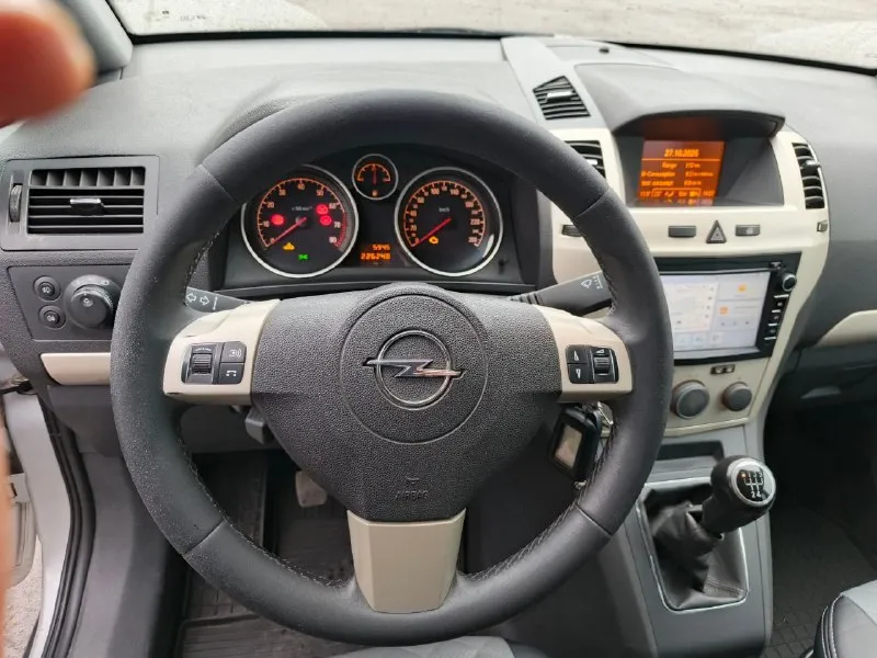 Продам 7-местный opel zafira b, рестайлинг 2008 г. в. объем: 1.8 л. (140 л. с.), бензин, z18xer. коробка: мkпп. пробег: 232 000 км. 2 ключа. летняя резина (прошла 2 сезона). зимняя резина (уставшая). цена - 620 000,00 руб. символический торг при осмотре. тел. : +79495764193 осмотр - донецк, макеевка - фотография - 5