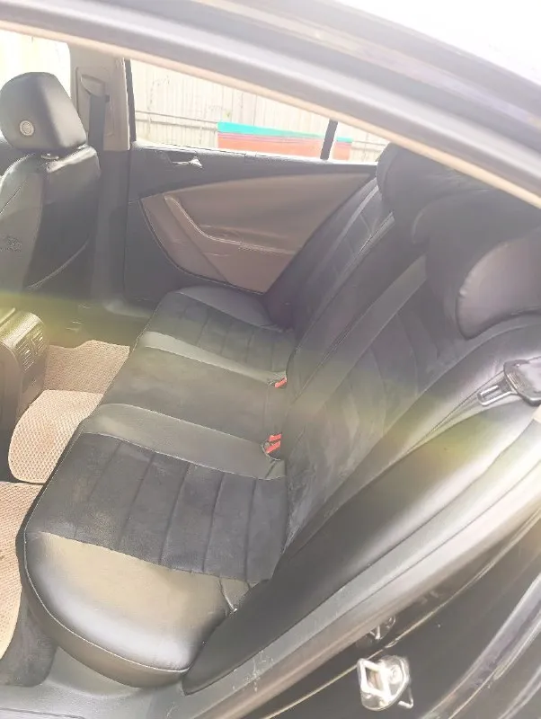 Продам volkswagen passat b6 в хорошем состоянии для своих лет 2008года(американец). 2.0tfsi(bpy)(после капремонта 60тыс. км). коробка 09g (обычный айсин, щелкает на ура). на максимальной комплектации:датчик света-дождя, мульти руль, люк, кожанный салон с электроприводами 2-х сидений и памятью(для себя захотел чехлы), круиз-контроль,2-х зонный климат(компрессор поменял летом, печка жарит),4 эсп, регулировка зеркал с обогревом, обогрев сидений с регулировкой, на задних дверях и стекле шторки, лэд в два этажа. помимо этого много допов. все функционирует как надо. кузов не гнилой, на хорошей зимней резине, ходовая на твердую 4. на добротном автозвуке. по документам кристально чистая. семейная машина. макеевка +79494359041 на все вопросы отвечу или пишите в телеграмм. цены 850000р торг(возможен обмен с вашей доплатой) 📲 tg: @rostislav_islam 📞 звоните: +7(949)4359041 - фотография - 8