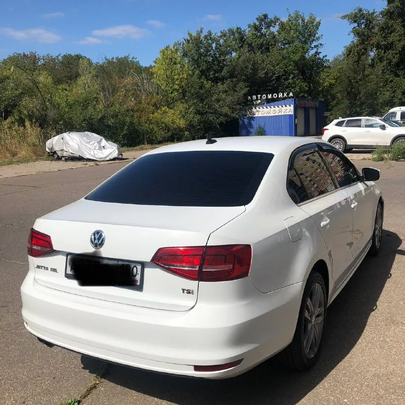 Продам свою свою jetta 6 sel 2014. пробег 200.000 км. 1.8. 6 ст. автомобиль в хорошем состоянии. технически автомобиль в хорошем состоянии. салон в хорошем состоянии. 2 комплекта резины на все вопросы отвечу по телефону. автомобиль находится в г. донецке. цена 1.250. реальному покупателю хороший торг. продаю по причине покупки нового авто. +79493215821. +79495339607 -телеграм. 📲 tg: евгений 📞 звоните: +7(949)3215821 - фотография - 2