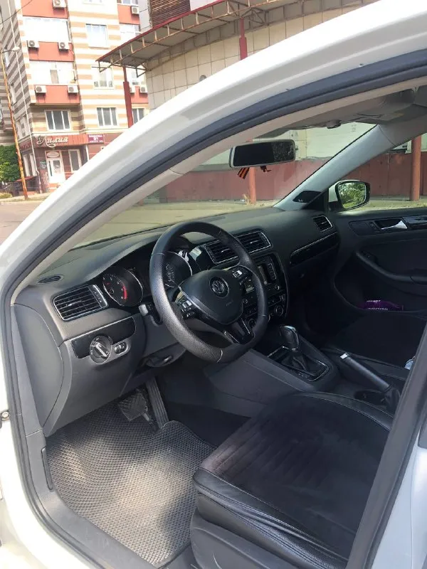 Продам свою свою jetta 6 sel 2014. пробег 200.000 км. 1.8. 6 ст. автомобиль в хорошем состоянии. технически автомобиль в хорошем состоянии. салон в хорошем состоянии. 2 комплекта резины на все вопросы отвечу по телефону. автомобиль находится в г. донецке. цена 1.250. реальному покупателю хороший торг. продаю по причине покупки нового авто. +79493215821. +79495339607 -телеграм. 📲 tg: евгений 📞 звоните: +7(949)3215821 - фотография - 5