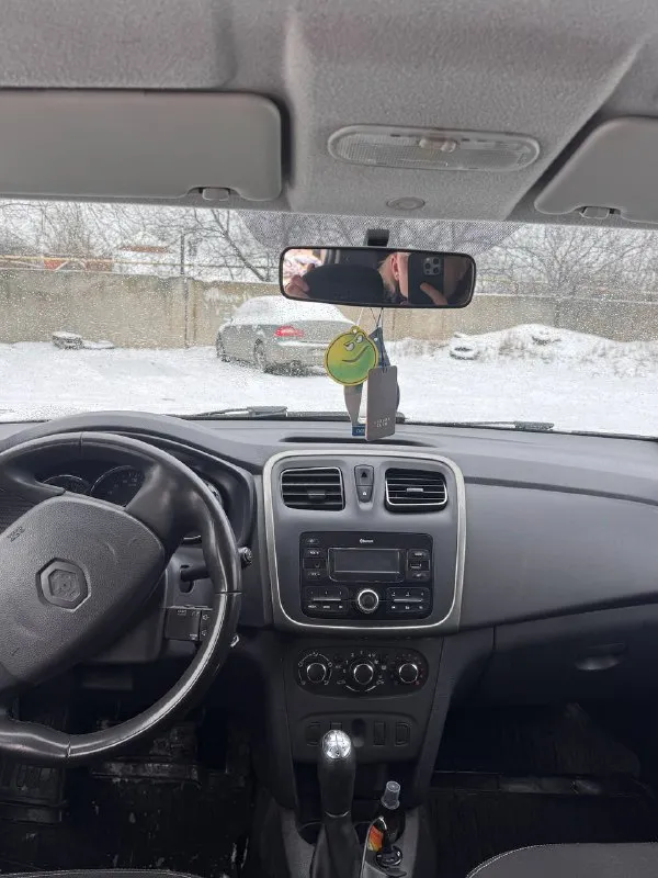 В продаже renault логан 2017 года выпуска. двигатель объемом 1.6 литра. автомобиль в хорошем состоян... - фотография