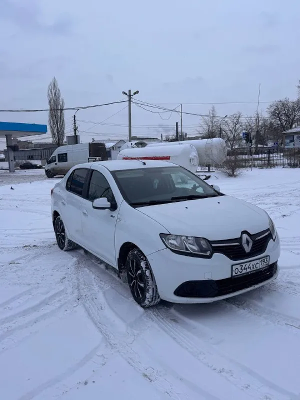 В продаже renault логан 2017 года выпуска. двигатель объемом 1.6 литра. автомобиль в хорошем состоянии и не требует вложений. технически исправен. салон в хорошем состоянии. электропакет, подогрев сидений, кондиционер. цена 575 тыс. рублей. реальному покупателю торг. автомобиль находится в г. донецке. тел. +79493215821, +79495339607-телеграм. 📲 tg: евгений 📞 звоните: +7(949)3215821 - фотография - 2