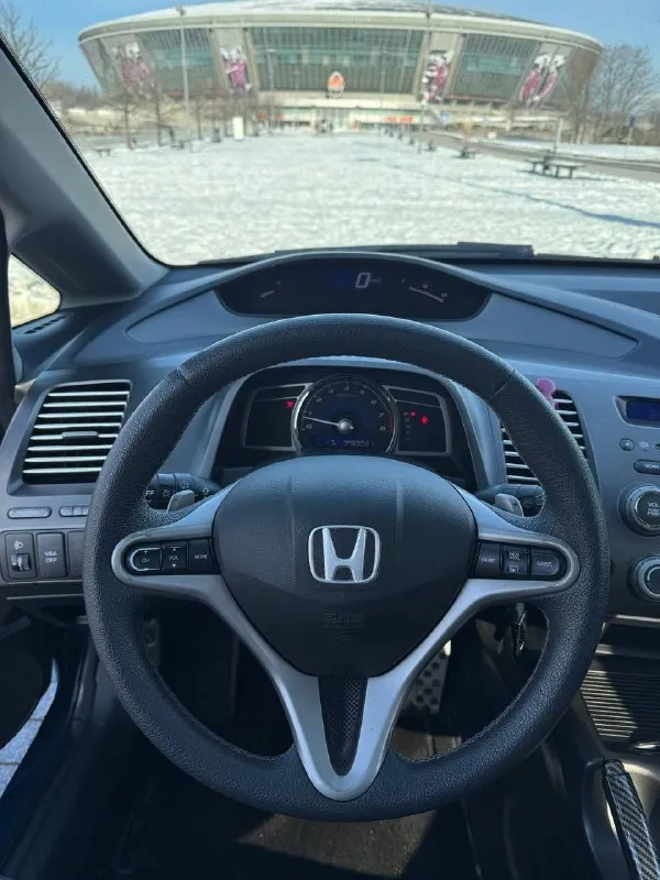🚘 honda civic 2006 ✅ 2006 год выпуска ✅ : 1.8 ат / бензин / ✅ пробег: 205.000 km 🔥 редкое состояние авто. европейка, покупалась в автосалоне донецка в 2007 году, полностью оригинальный пробег, все родные стекла. 💫 хозяйский автомобиль. вложений никаких не требует. каждый день на ходу. я - собственник. есть незначительные следы эксплуатации, и вторичные окрасы по годам, всё по делу. 🚙 комплектация максимальная в то время, с люком, климатом, круизом, подогревами сидений, складыванием зеркал, лепестками и спортивным обвесом. 💥 2 ключа, 2 комплекта импортной резины. установлена сигнализация и multilock. хороший свет. кондиционер заправлен. полностью обслужен до мелочей. кузов летом покрывался керамикой. 📍 осмотр в донецке. возможна продажа в кредит через автосалон. 💸 950.000 ₽ (торг) +7 (949) 984-68-08 📞 звоните: +7(949)9846808 - фотография - 9