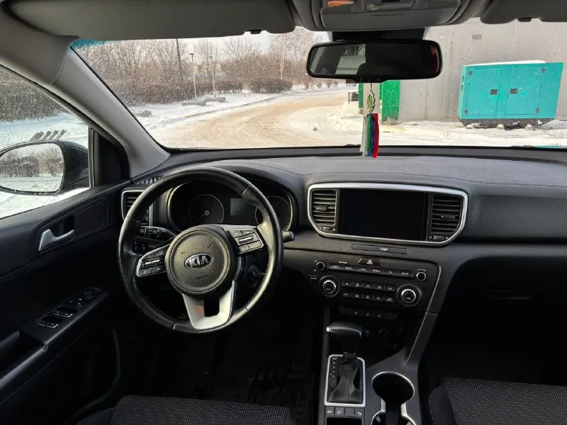 Продам kia sportage, 2020 г
: 2.0 ( 150 Л/с, бензин)
Коробка : автомат
Состояние: отличное
Пробег:139 000 км
Цена: 2 300 000
Продаю надежный, красивый и качественный городской кроссовер. Автомобиль внешне и технически в прекрасном состоянии. Полностью в заводском окрасе, кузов без ржавчины. Есть все для комфортной езды: 2х зонный климат контроль, подогрев сидений, мульти руль с подогревом, складывающиеся боковые зеркала, датчики давления в шинах. Двигатель без задиров, коробка работает идеально, переключает плавно без пинков. Автомобиль без дтп. Автотека зеленая! Пробег оригинальный! Машиной останетесь довольны!
Осмотр г. Алчевск. Звонить +79592411748
Telegram-
+79009452986
📞 Звоните: +7(959)2411748 - фотография - 9