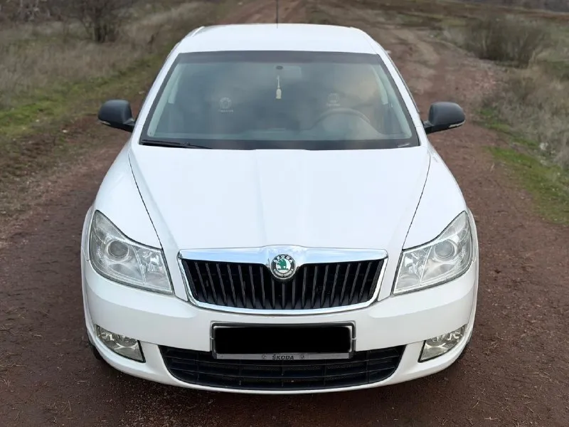 Продам skoda octavia ( skoda октавия) 2012 года (a5) в кузове лифтбэк. надёжный ременной двигатель 1... - фотография