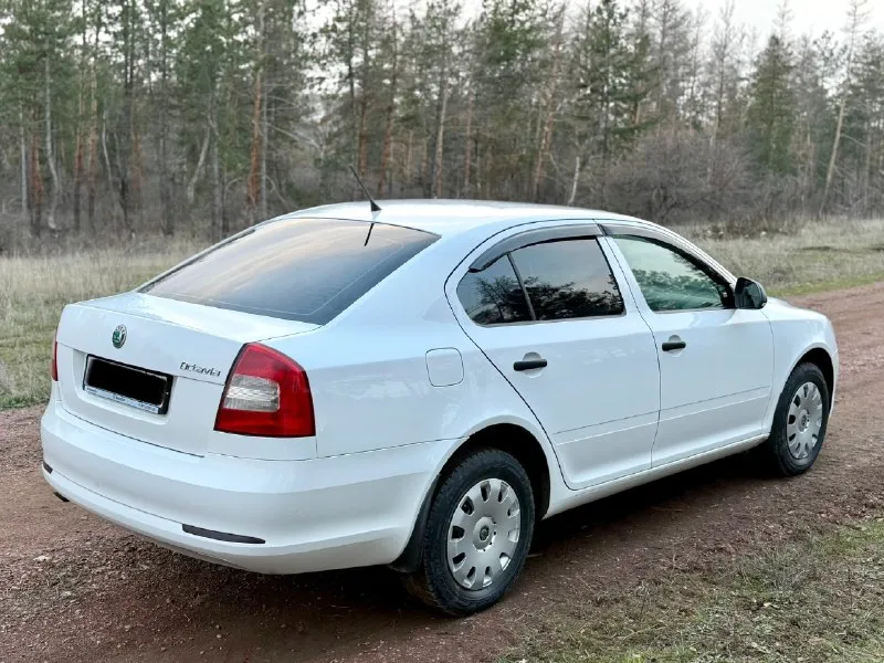 Продам skoda octavia ( skoda октавия) 2012 года (a5) в кузове лифтбэк. надёжный ременной двигатель 1,6 bse, работает отлично, масло не расходует, полностью обслужен. коробка механика. ходовая полностью обслужена. новый комплект сцепления luk. полный комплект ключей. салон чистый не потёртый. машина без дтп!сервисная книжка. кузов оцинкован, в родном окрасе весь!комплектация:стеклоподъемники, улучшенная музыка, кондиционер, abs, подушки безопасности, подогрев боковых зеркал и заднего стекла, электрорегулировка зеркал, линзованая оптика, птф. машина на зимней резине. с документами полный порядок. цена 885.000 торг +79592724648 +79081737070(telegram) 📞 звоните: +7(959)2724648 - фотография - 5