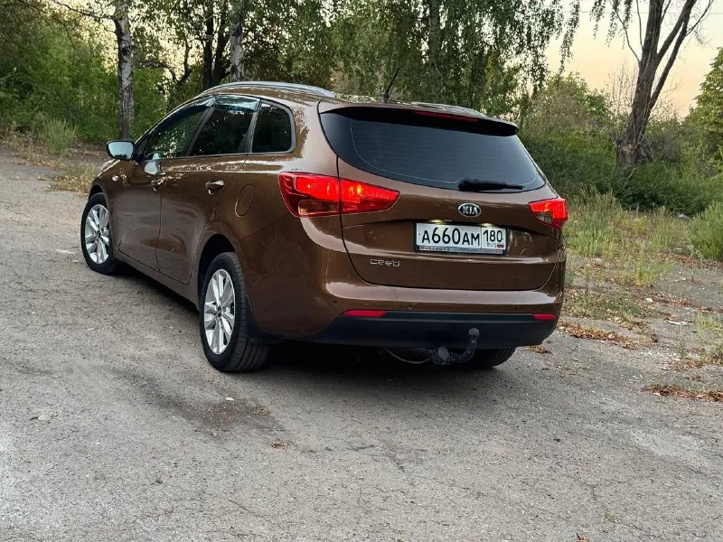 Продам свой личный автомобиль kia сид kia cee'd 2016г. В. Отличный семейный, и конформный универсал, в отличном состоянии. Кузов без какой либо коррозии. Техническая часть автомобиля в прекрасном состоянии. Один из самых надежных, двигателей, работает изумительно тяга хорошая. Акпп без нареканий. Ходовая сбитая, без посторонних шумов. По документам кристально чистая, я собственник, авто на нашем 180 регионе. На остальные вопросы отвечу по телефону +79494357594 цена 1🍋480₽ торг макеевка торг реальному покупателю у капота.
📞 Звоните: +7(949)4357594 - фотография - 4