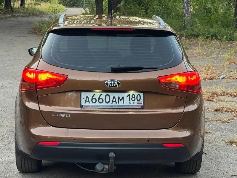 Продам свой личный автомобиль kia сид kia cee'd 2016г. В. Отличный семейный, и конформный универсал, в отличном состоянии. Кузов без какой либо коррозии. Техническая часть автомобиля в прекрасном состоянии. Один из самых надежных, двигателей, работает изумительно тяга хорошая. Акпп без нареканий. Ходовая сбитая, без посторонних шумов. По документам кристально чистая, я собственник, авто на нашем 180 регионе. На остальные вопросы отвечу по телефону +79494357594 цена 1🍋480₽ торг макеевка торг реальному покупателю у капота.
📞 Звоните: +7(949)4357594 - фотография - 6