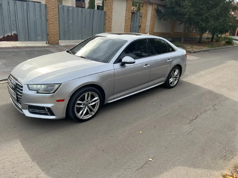 Audi a4 b9 2.0 tfsi, 2017 модельный год, по бирке 10/16. в отличном техническом состоянии, пробег 124 т. км. в хорошей комплектации, электронная приборная панель идёт в паре с максимальным мультимедийным экраном, в полном s-line, бесключевой доступ на всех дверях, 3-х зонный климат контроль, подогревы сидений, датчик света/дождя, люк, память сидений с электронными регулировками, открывание багажника без рук, люк, старт/стоп, электронный ручник, два комплекта резины, обслужена вдоль и поперек. цена 2 530 000 тел. +79591796960 📞 звоните: +7(959)1796960 - фотография - 2