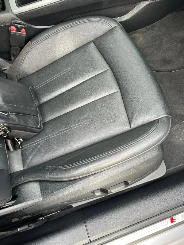 Audi a4 b9 2.0 tfsi, 2017 модельный год, по бирке 10/16. в отличном техническом состоянии, пробег 124 т. км. в хорошей комплектации, электронная приборная панель идёт в паре с максимальным мультимедийным экраном, в полном s-line, бесключевой доступ на всех дверях, 3-х зонный климат контроль, подогревы сидений, датчик света/дождя, люк, память сидений с электронными регулировками, открывание багажника без рук, люк, старт/стоп, электронный ручник, два комплекта резины, обслужена вдоль и поперек. цена 2 530 000 тел. +79591796960 📞 звоните: +7(959)1796960 - фотография - 6