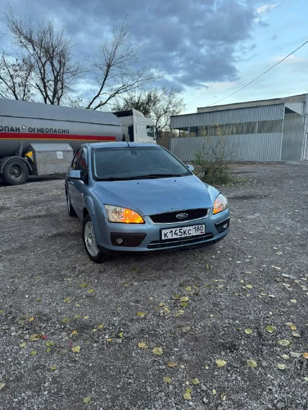 Продам ford focus 2005 года, мотор 2.0 литра (мотор контрактный 64000 км, документы на руках)по ходовую нареканий нету(перебирались)стоит в машине хороший свет, музыка. состояние хорошая я хозяин, любое переоформление. цена 650000 +79495023914. 📞 звоните: +7(949)5023914 - фотография - 3