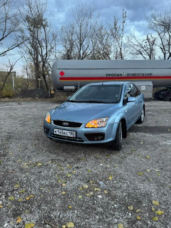 Продам ford focus 2005 года, мотор 2.0 литра (мотор контрактный 64000 км, документы на руках)по ходовую нареканий нету(перебирались)стоит в машине хороший свет, музыка. состояние хорошая я хозяин, любое переоформление. цена 650000 +79495023914. 📞 звоните: +7(949)5023914 - фотография - 4