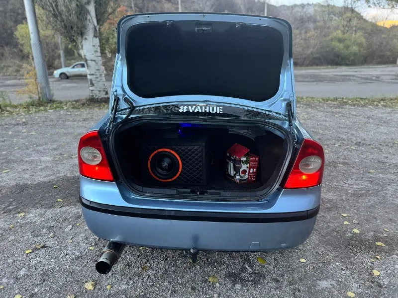 Продам ford focus 2005 года, мотор 2.0 литра (мотор контрактный 64000 км, документы на руках)по ходовую нареканий нету(перебирались)стоит в машине хороший свет, музыка. состояние хорошая я хозяин, любое переоформление. цена 650000 +79495023914. 📞 звоните: +7(949)5023914 - фотография - 7