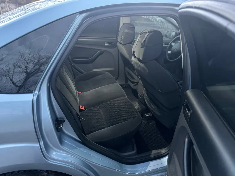 Продам ford focus 2005 года, мотор 2.0 литра (мотор контрактный 64000 км, документы на руках)по ходовую нареканий нету(перебирались)стоит в машине хороший свет, музыка. состояние хорошая я хозяин, любое переоформление. цена 650000 +79495023914. 📞 звоните: +7(949)5023914 - фотография - 8