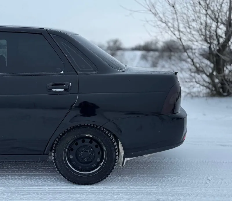 Продам lada priora 2008 года выпуска 1.6 16valve машина в очень хорошем состоянии. техническая часть без нареканий, все работает в штатном режиме. чистый ухоженный салон. 2 стеклоподъемника, эл. зеркала, центральный замок. линзовые туманки, хороший свет фар. стоит хорошая новая зимняя резина. стаканы, днище, все эти моменты в хорошем состоянии. по машине было много сделано работы, делалась под себя. стоит очень хорошая музыка( + - на 50 тысяч рублей) так-же стоит выхлоп полностью трасса stinger! компрессия везде по 14( могу скинуть видео по желанию) документы в полном порядке переоформление в мрэо без проблем ! за машину не стыдно, любые проверки! обоснованный торг у капота. так-же могу предоставить видео, фото дополнительные! машина в шумке. 💰цена: 365.000 тыс. рублей 📞контакты: +79498554722 - фотография - 7