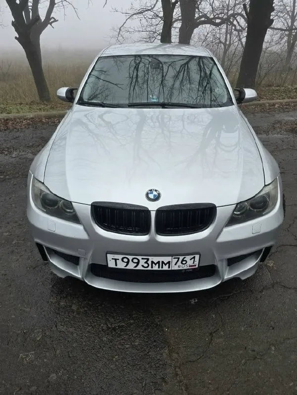 Продам свою ласточку bmw e90, машина 2006 года 2.0 на автомате, двигатель работает отлично, масло не... - фотография