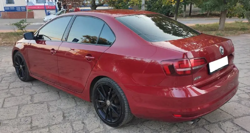 Срочно продам volkswagen jetta, 2016 года. объем 1,4, кпп - автомат 6-ти ступенчатый, обычный, не dsg, цена 1,140 млн. руб. , торг. пробег 114 тыс. км. салон в хорошем состоянии, кондиционер, камера заднего вида, авто очень экономичен, электростеклоподъемники, подогрев заднего стекла, магнитола, комплект летней резины, детально по телефону +79493202480, +79493560528 📞 звоните: +7(949)3202480 - фотография - 6