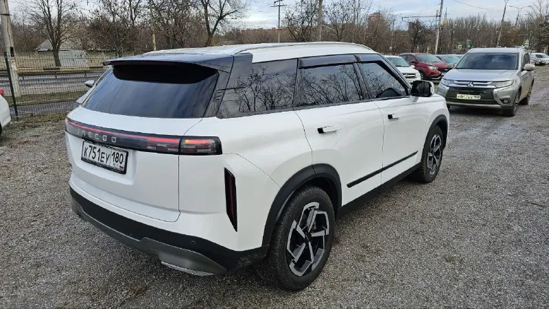 Jaecoo j7 год выпуска: 2023 тип кпп: автоматическая объем двигателя: 1.6т литра тип топлива: бензин пробег: 74 500 км цена: 💥 2 100 000 💥 дополнительная информация: отличное техническое состояние зимняя резина камеры 360 датчики слепых зон полный электро пакет электро регулировка и подогрев руля подогрев сидений двух зонный климат круиз контроль удержание в полосе бесключевой доступ беспроводная зарядка акустика sony 📞 🇷🇺 +79495093428 +79498392499 - фотография - 3