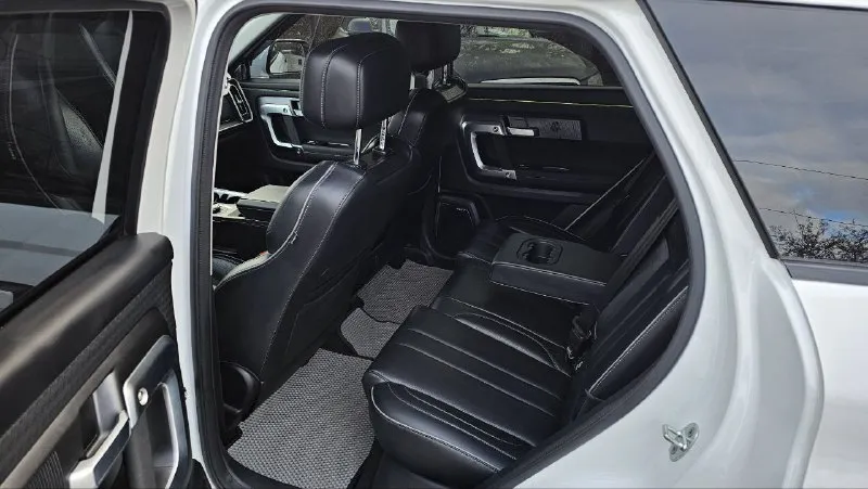 Jaecoo j7 год выпуска: 2023 тип кпп: автоматическая объем двигателя: 1.6т литра тип топлива: бензин пробег: 74 500 км цена: 💥 2 100 000 💥 дополнительная информация: отличное техническое состояние зимняя резина камеры 360 датчики слепых зон полный электро пакет электро регулировка и подогрев руля подогрев сидений двух зонный климат круиз контроль удержание в полосе бесключевой доступ беспроводная зарядка акустика sony 📞 🇷🇺 +79495093428 +79498392499 - фотография - 8